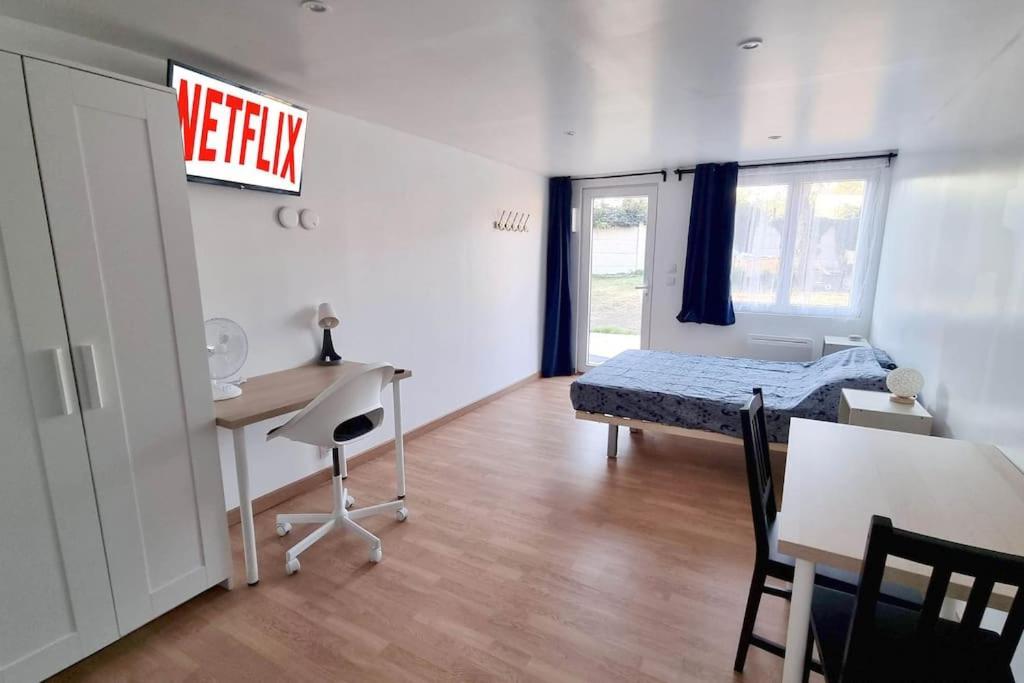 Studio En Rez De Jardin Avec Terrasse Privee - Le Petit Chateau Avesnois - Tv - Wifi - Logement Complet Avesnes-sur-Helpe ภายนอก รูปภาพ