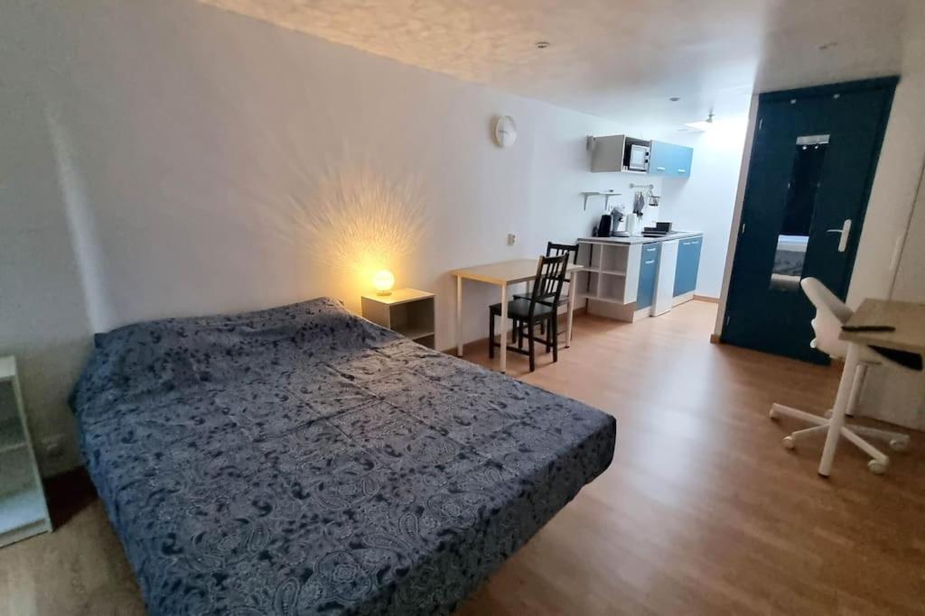 Studio En Rez De Jardin Avec Terrasse Privee - Le Petit Chateau Avesnois - Tv - Wifi - Logement Complet Avesnes-sur-Helpe ภายนอก รูปภาพ