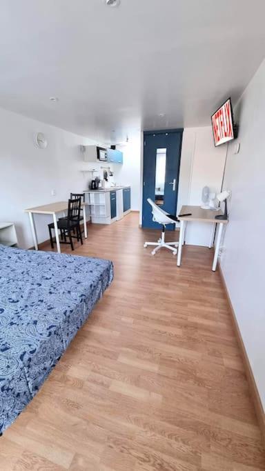 Studio En Rez De Jardin Avec Terrasse Privee - Le Petit Chateau Avesnois - Tv - Wifi - Logement Complet Avesnes-sur-Helpe ภายนอก รูปภาพ